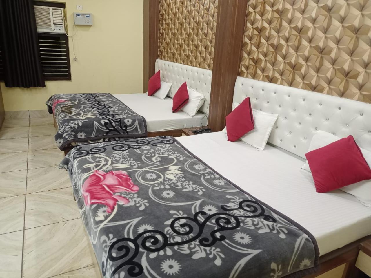 Hotel Vinayak Inn Haridwār Quarto foto